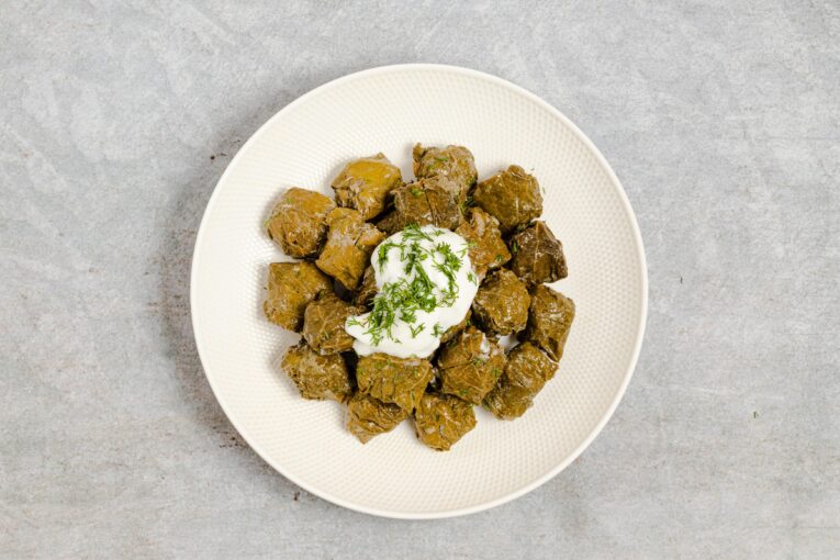 yarpaq dolmasi,yarpaq dolması,yumru yarpaq dolmasi,dolma,yarpaq dolması